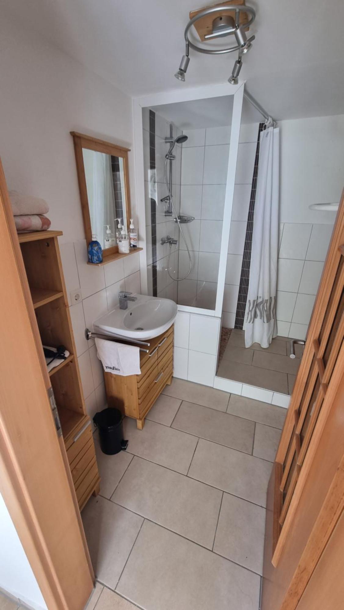 Ruhige Ferienwohnung Inklusive Garten Souterrain - Neu Renoviert Lachen Extérieur photo